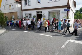 Fronleichnamsprozession durch die Straßen von Naumburg (Foto: Karl-Franz Thiede)